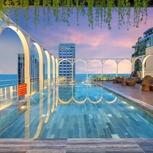 4* Hotel Golden Lotus Luxury